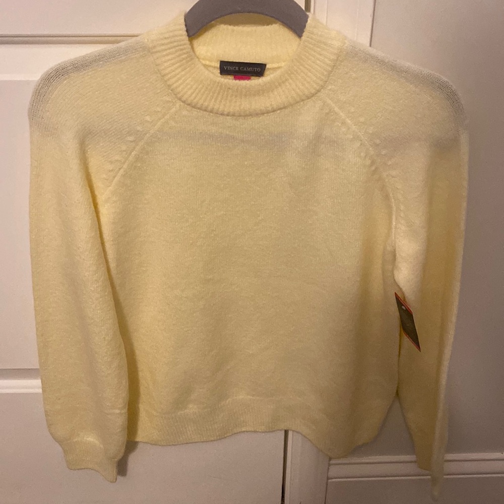 Yellow spring sweater. Vince camuto size xs